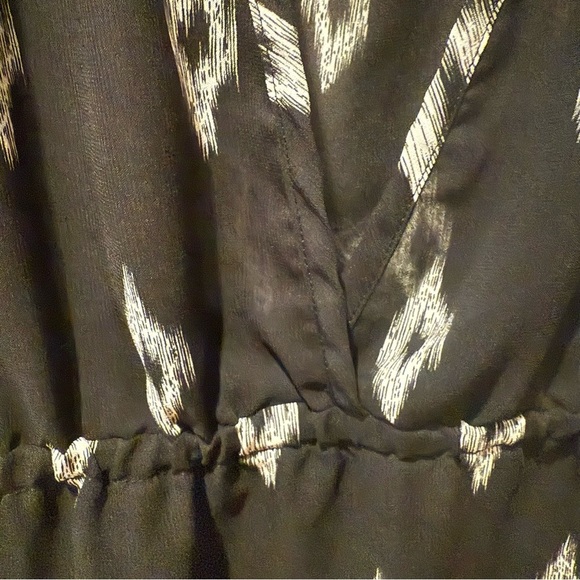 PORTOCRUZ Black and White Patterned Swimsuit Cover-up - Picture 5 of 5